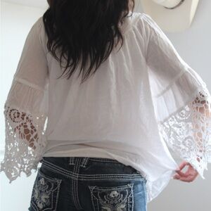 Elegant White Lace Sleeve Women's Top